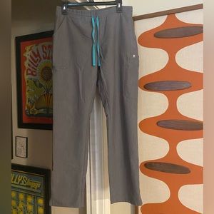 Figs Women's Graphite Yola™ Skinny Scrub Pants